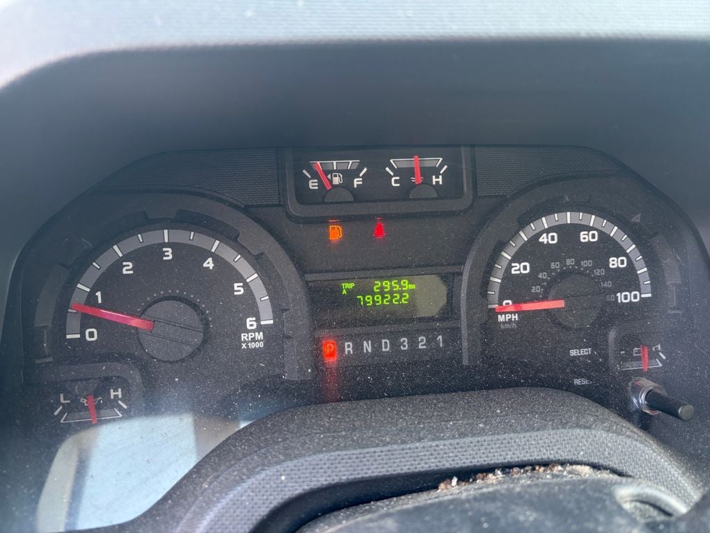 2016 Ford E-350SD Base DRW / 5.4L V8 / 14' Box