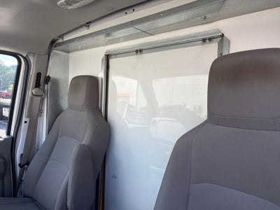 2016 Ford E-350SD Base DRW / 5.4L V8 / 14' Box