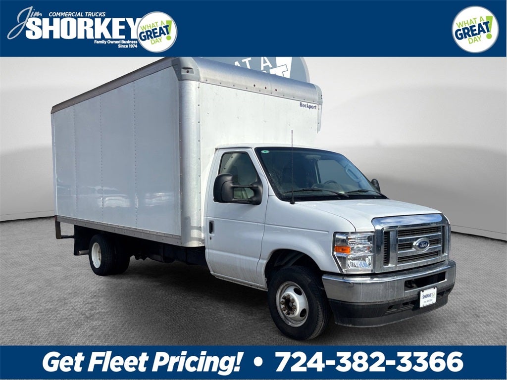 2024 Ford E-350SD Base Cutaway DRW / 7.3L V8 / 16' Box w/Ramp