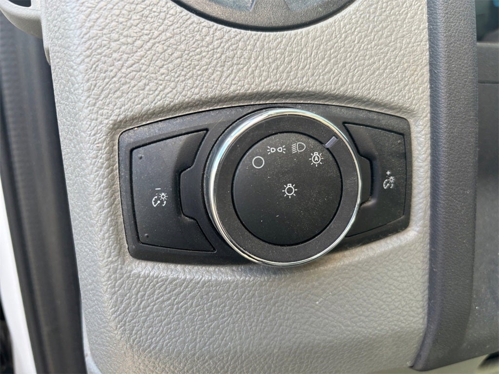 2024 Ford E-350SD Base Cutaway DRW / 7.3L V8 / 16' Box w/Ramp