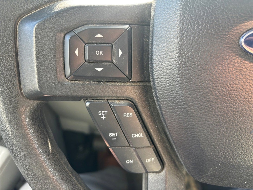 2024 Ford E-350SD Base Cutaway DRW / 7.3L V8 / 16' Box w/Ramp