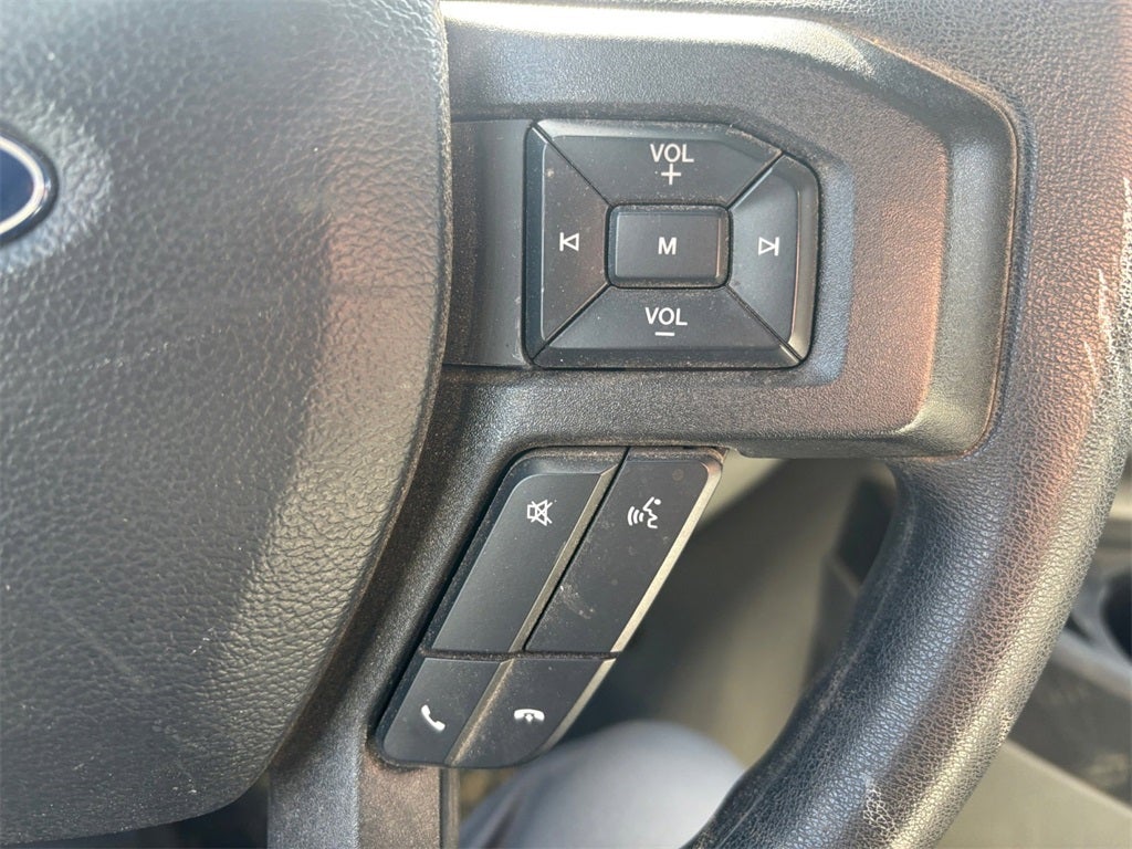 2024 Ford E-350SD Base Cutaway DRW / 7.3L V8 / 16' Box w/Ramp