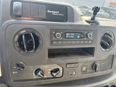 2024 Ford E-350SD Base Cutaway DRW / 7.3L V8 / 16' Box w/Ramp