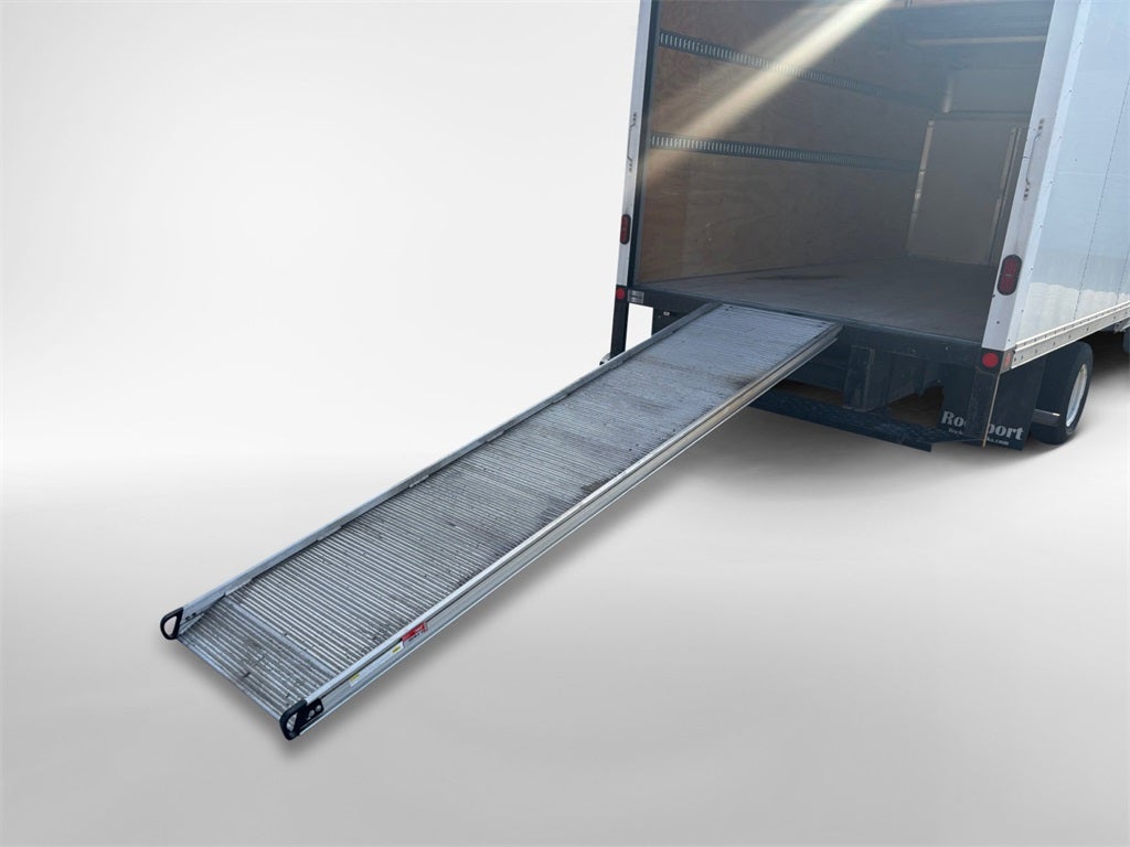 2024 Ford E-350SD Base Cutaway DRW / 7.3L V8 / 16' Box w/Ramp