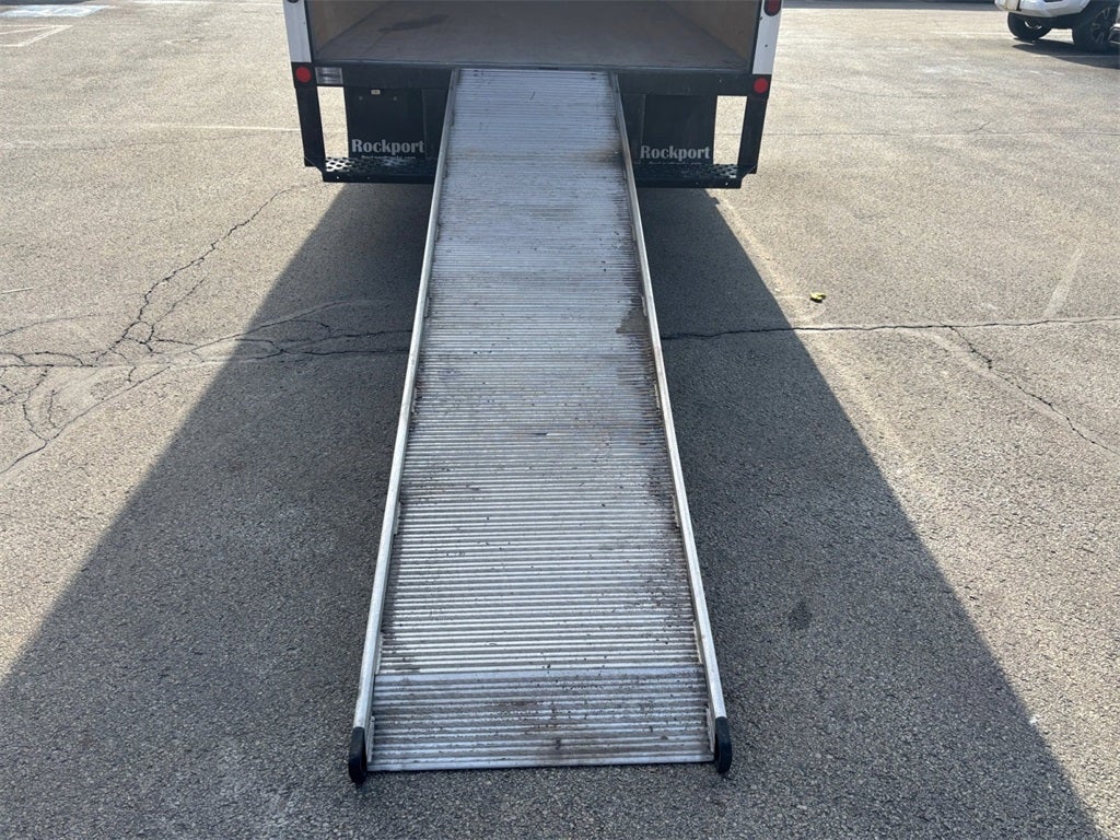 2024 Ford E-350SD Base Cutaway DRW / 7.3L V8 / 16' Box w/Ramp