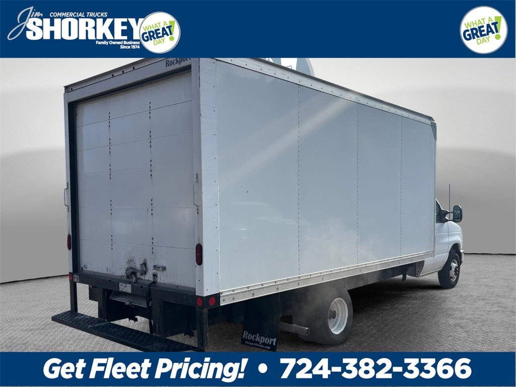 2024 Ford E-350SD Base Cutaway DRW / 7.3L V8 / 16' Box w/Ramp