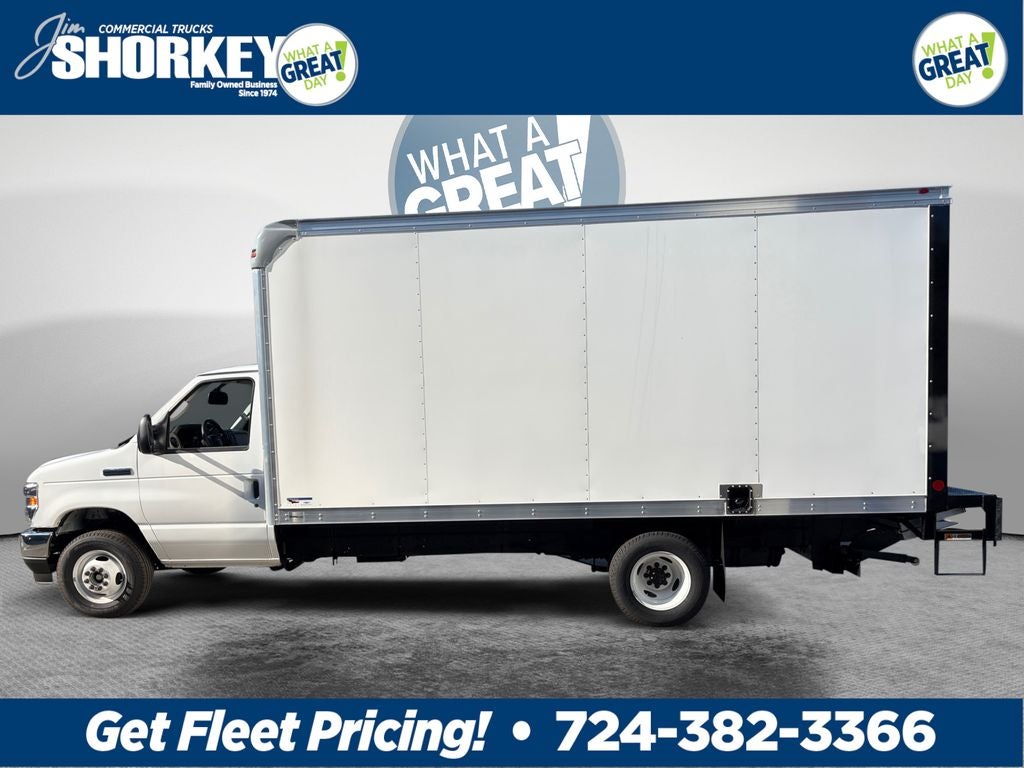 2027 Ford E-450SD Base DRW / 7.3L V8 / 16' Box w/Liftgate