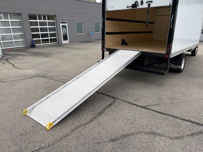 2027 Ford E-450SD Base DRW / 7.3L V8 / 16' Box w/Ramp