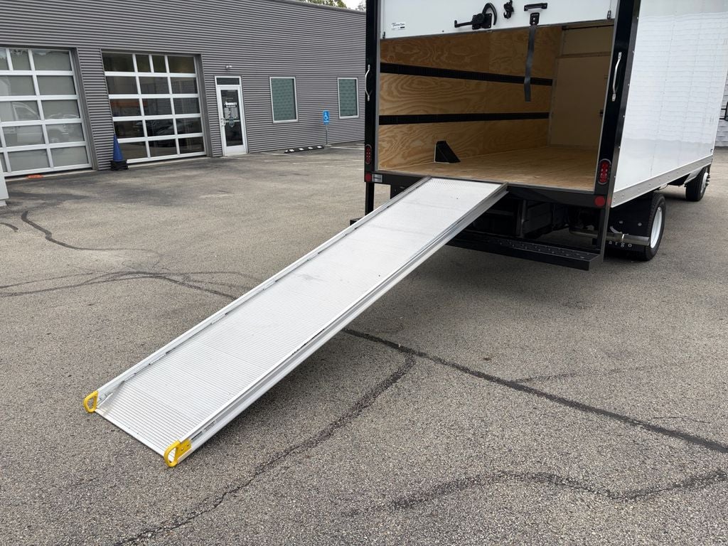 2027 Ford E-450SD Base DRW / 7.3L V8 / 16' Box w/Ramp