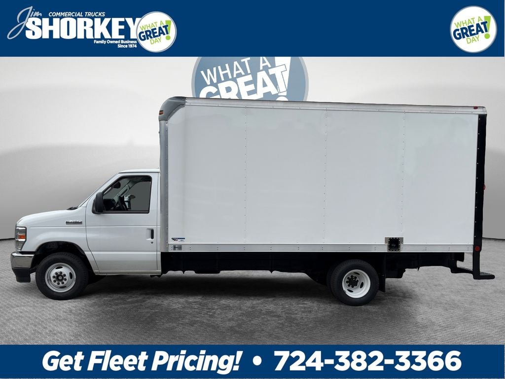 2027 Ford E-450SD Base DRW / 7.3L V8 / 16' Box w/Ramp