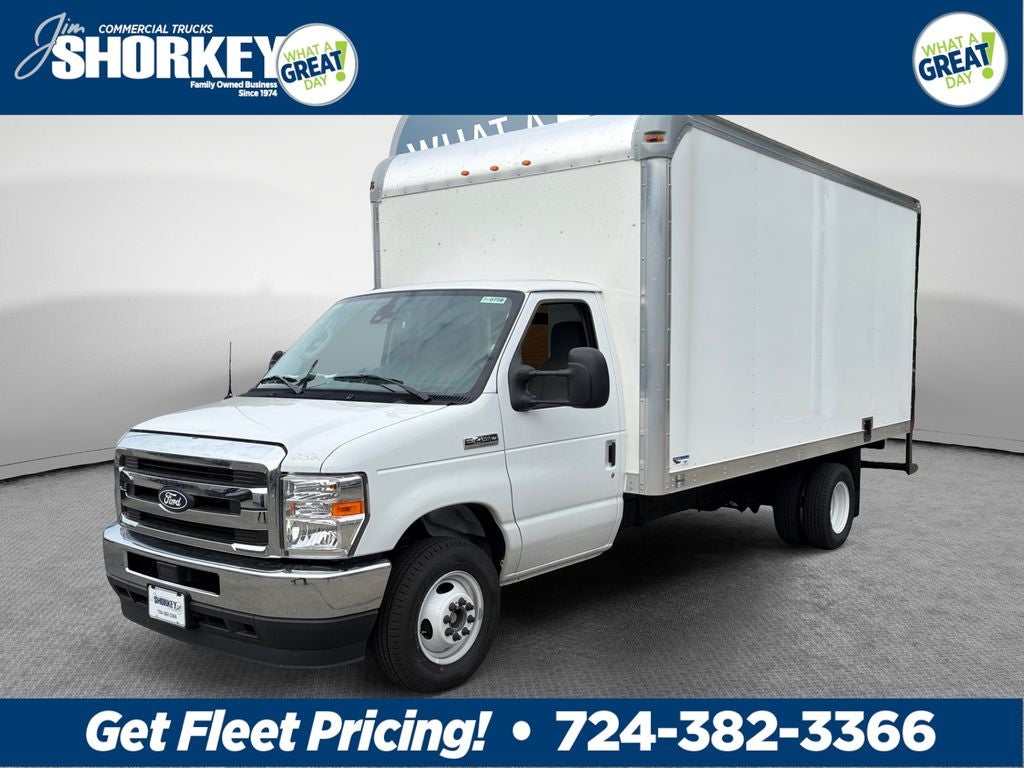 2027 Ford E-450SD Base DRW / 7.3L V8 / 16' Box w/Ramp