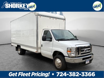 2022 Ford E-450SD Base DRW / 7.3L V8 / 17' Box