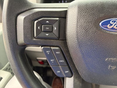 2022 Ford E-450SD Base DRW / 7.3L V8 / 17' Box