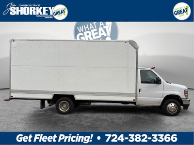 2022 Ford E-450SD Base DRW / 7.3L V8 / 17' Box