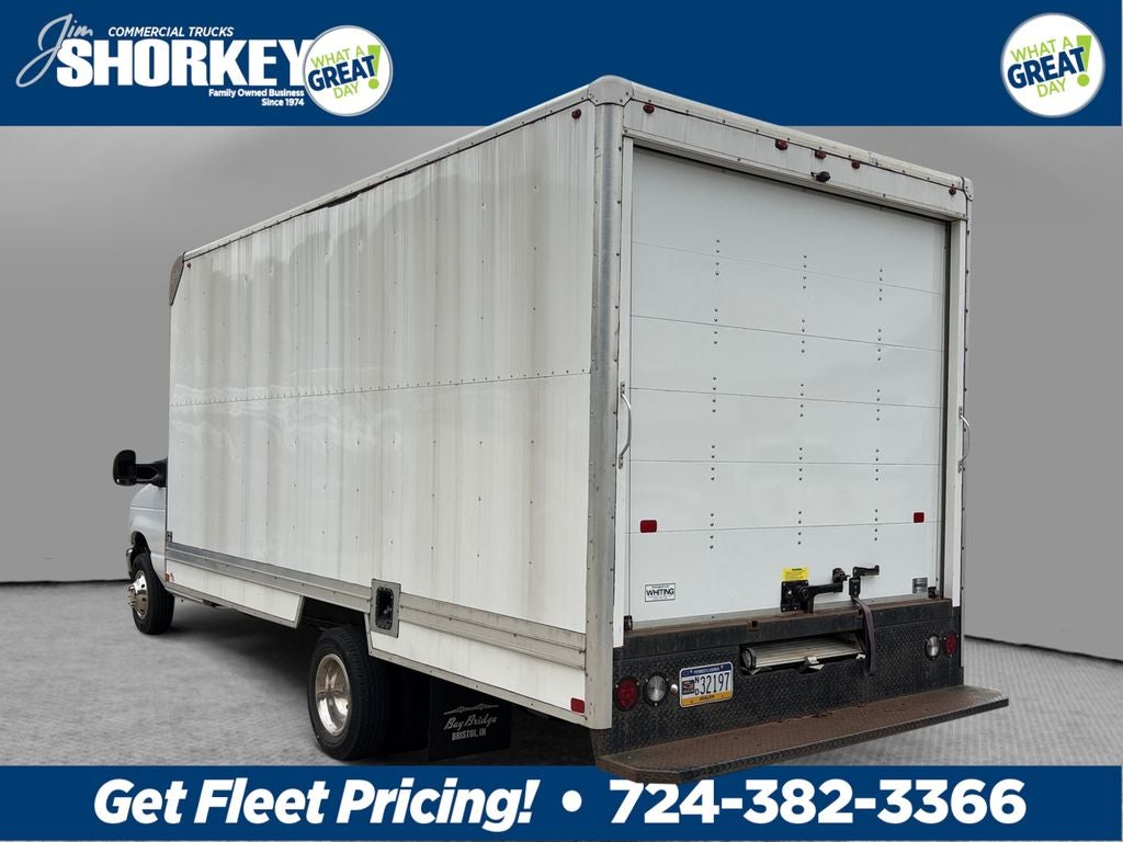 2022 Ford E-450SD Base DRW / 7.3L V8 / 17' Box
