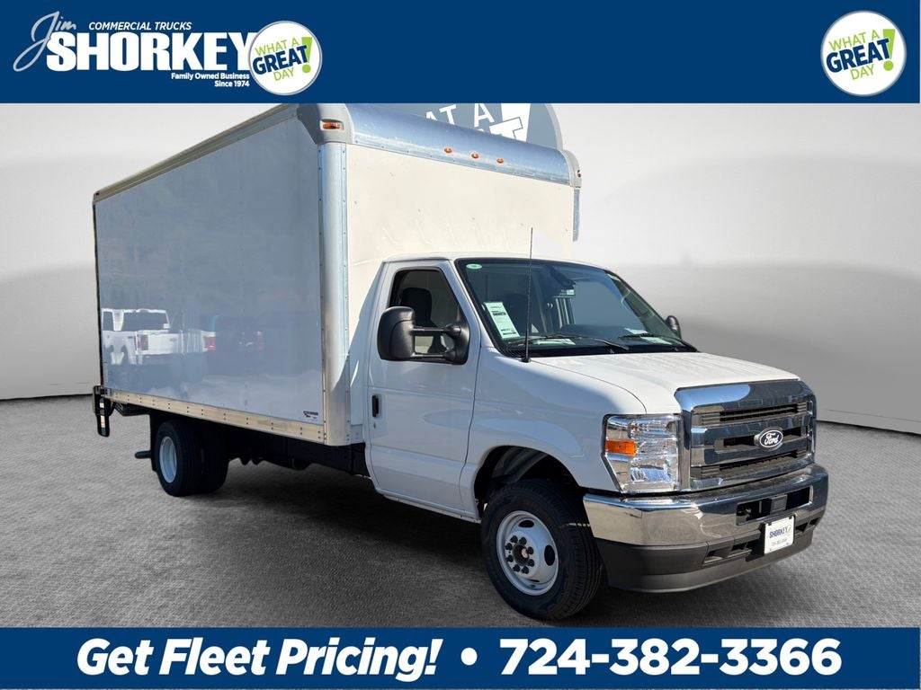 2027 Ford E-450SD Base DRW / 7.3L V8 / 16' Box w/Liftgate