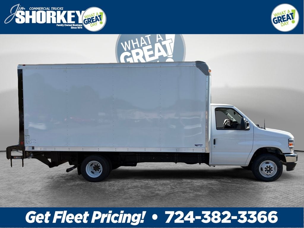 2027 Ford E-450SD Base DRW / 7.3L V8 / 16' Box w/Liftgate
