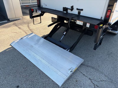 2027 Ford E-450SD Base DRW / 7.3L V8 / 16' Box w/Liftgate