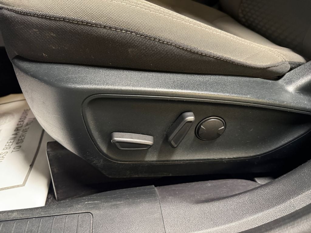 2022 Ford Escape Hybrid SE