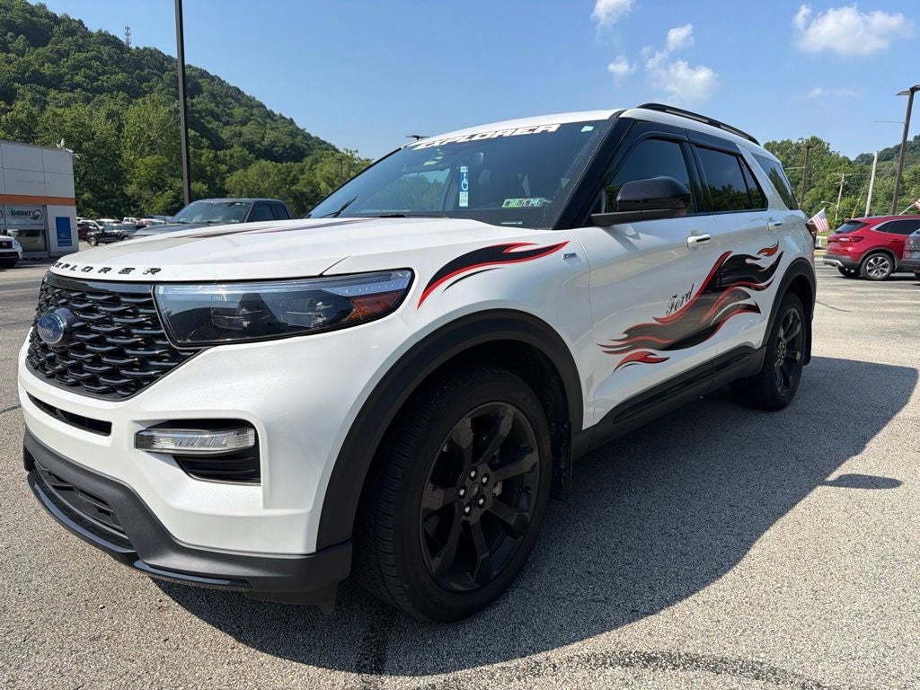 2022 Ford Explorer ST-Line