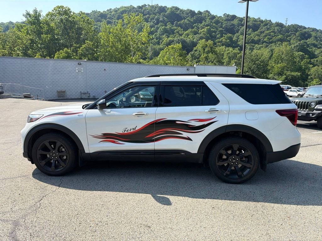2022 Ford Explorer ST-Line