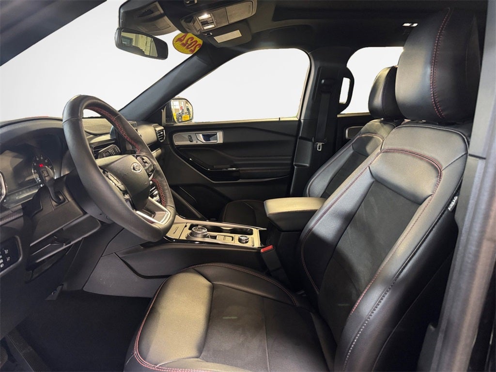 2024 Ford Explorer ST-Line
