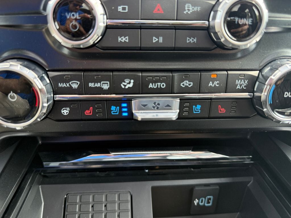 2026 Ford F-250SD Lariat Black Widow