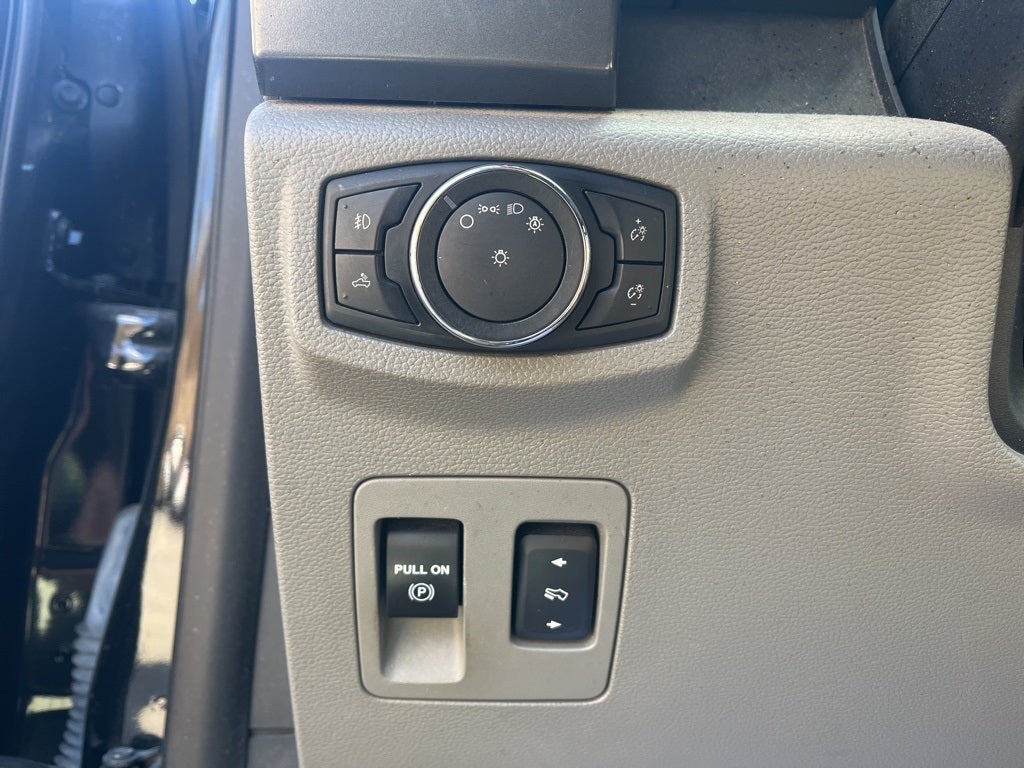 2018 Ford F-150 XLT 302A