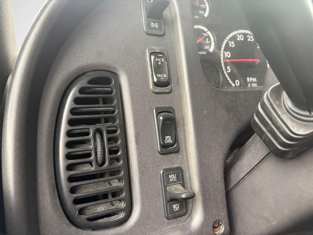 2007 Freightliner M2 / 20' Dumping Flatbed