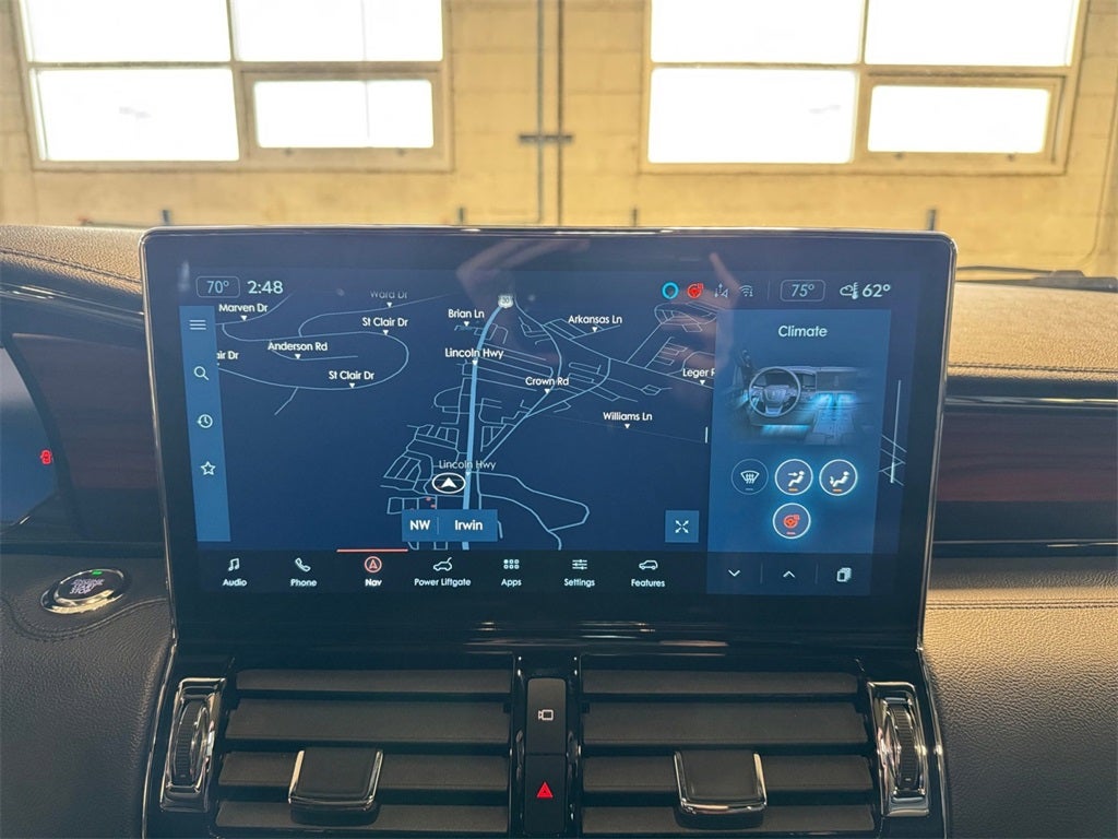 2024 Lincoln Navigator Reserve Luxury Package