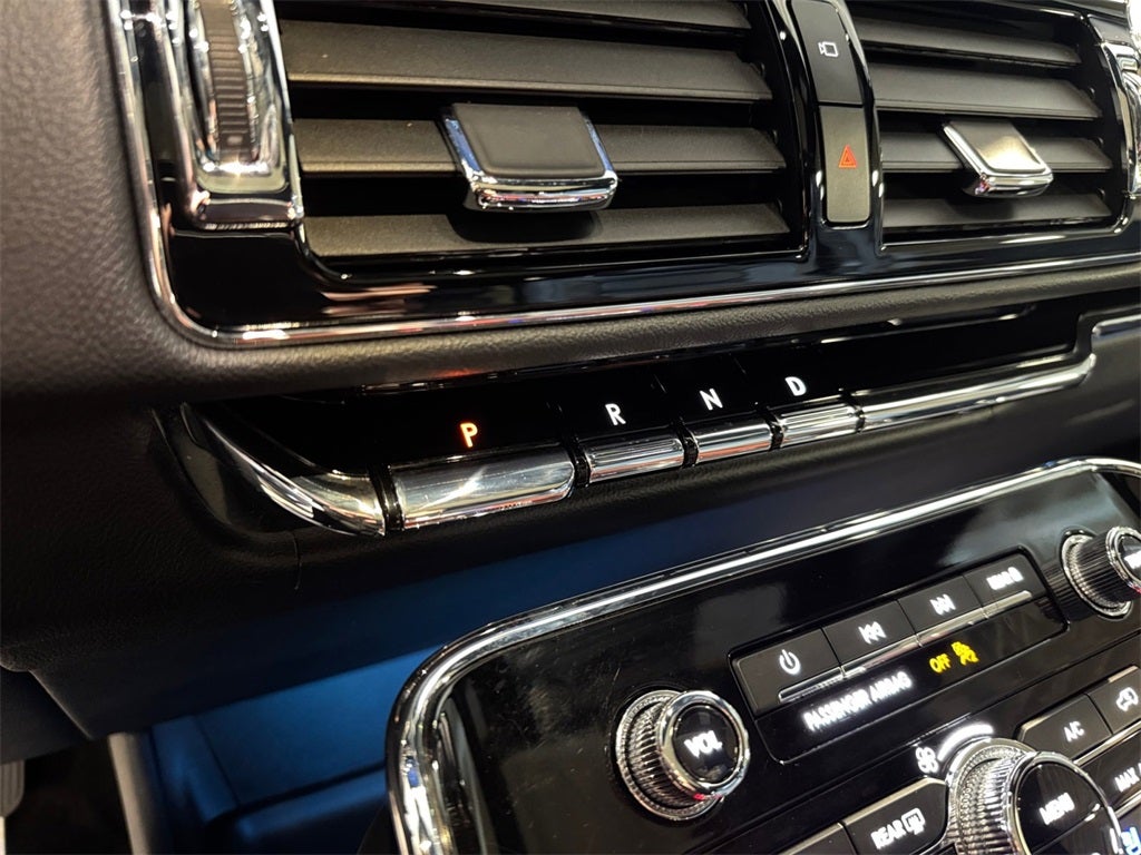 2024 Lincoln Navigator Reserve Luxury Package