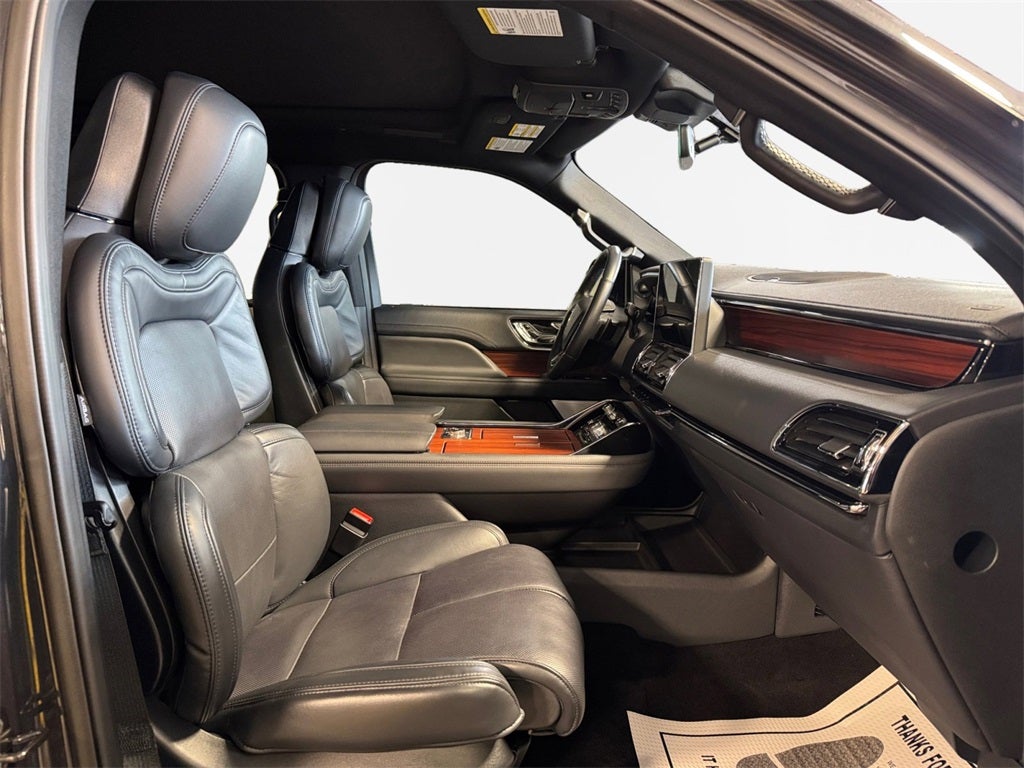 2024 Lincoln Navigator Reserve Luxury Package