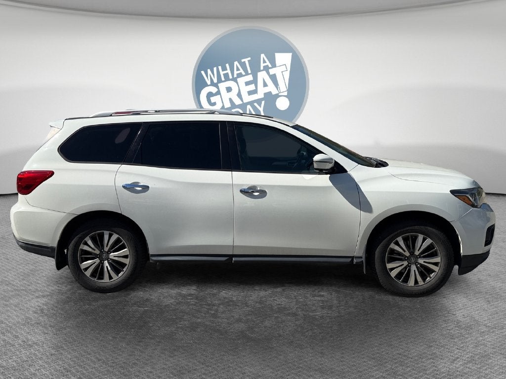 Used 2017 Nissan Pathfinder SL with VIN 5N1DR2MM1HC651742 for sale in White Oak, PA