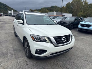 2017 Nissan Pathfinder SL