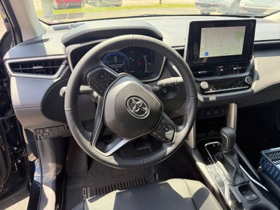 2025 Toyota Corolla Cross XLE