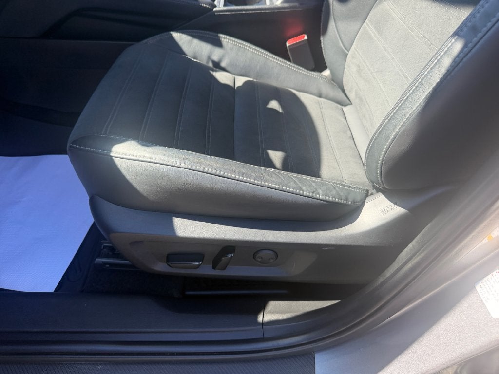 2022 Mitsubishi Outlander Base