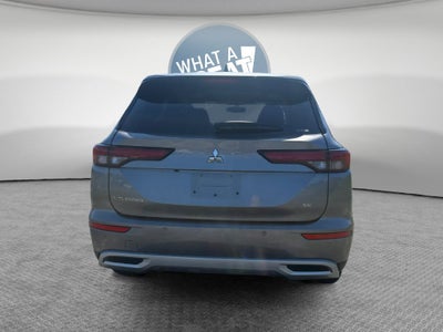 2022 Mitsubishi Outlander Base