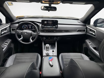 2024 Mitsubishi Outlander SE Black Edition