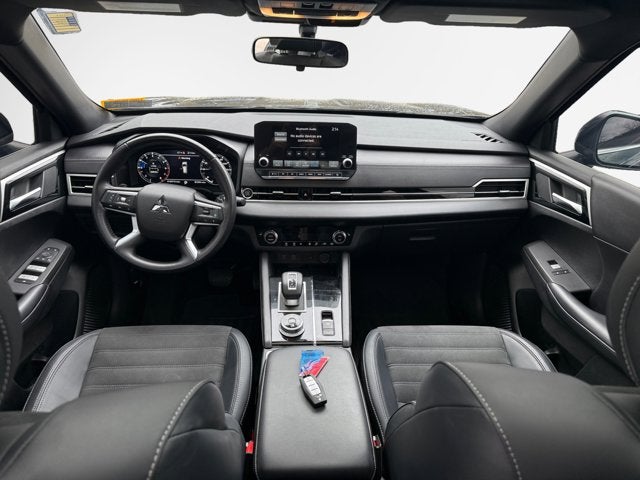 2024 Mitsubishi Outlander SE Black Edition