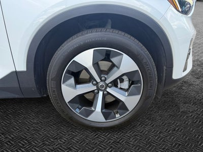 2023 Volvo XC40 B5 Plus Dark Theme