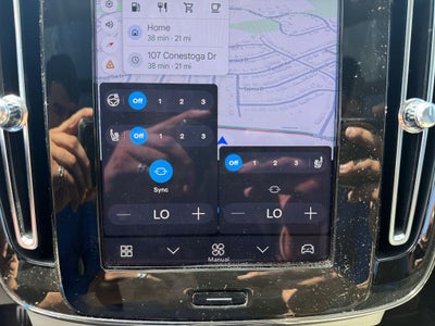 2023 Volvo XC40 B5 Plus Dark Theme