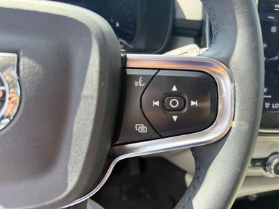 2023 Volvo XC40 B5 Plus Dark Theme